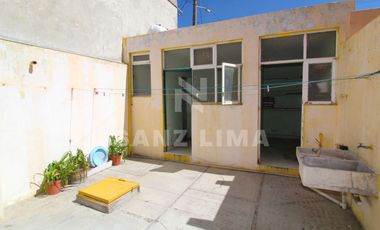 Alameda: Hogar de 4 recámaras con closet en zona céntrica.