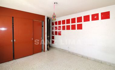 Alameda: Hogar de 4 recámaras con closet en zona céntrica.