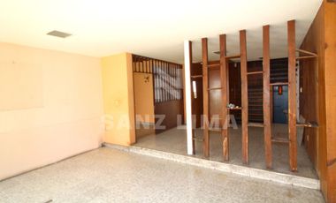 Alameda: Hogar de 4 recámaras con closet en zona céntrica.