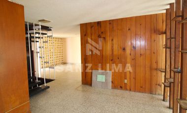 Alameda: Hogar de 4 recámaras con closet en zona céntrica.