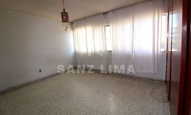 Alameda: Hogar de 4 recámaras con closet en zona céntrica.