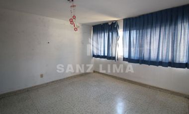 Alameda: Hogar de 4 recámaras con closet en zona céntrica.