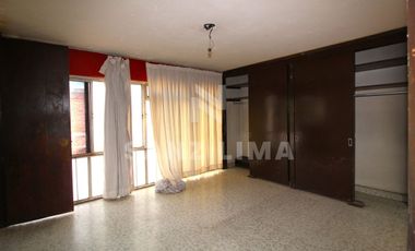 Alameda: Hogar de 4 recámaras con closet en zona céntrica.