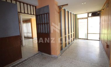 Alameda: Hogar de 4 recámaras con closet en zona céntrica.