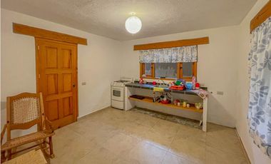 CASA EN RENTA + BUNGALOW AMUEBLADO CERCA DE AVANDARO