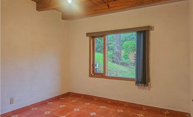 CASA EN RENTA + BUNGALOW AMUEBLADO CERCA DE AVANDARO