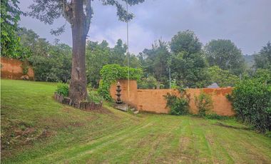 CASA EN RENTA + BUNGALOW AMUEBLADO CERCA DE AVANDARO