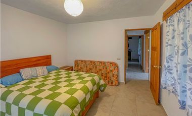 CASA EN RENTA + BUNGALOW AMUEBLADO CERCA DE AVANDARO