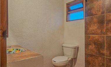 CASA EN RENTA + BUNGALOW AMUEBLADO CERCA DE AVANDARO
