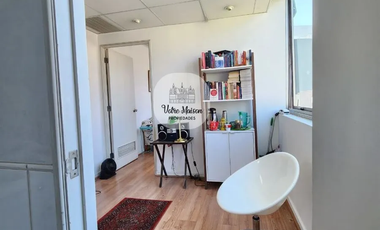 VENTA DE OFICINA EN PROVIDENCIA