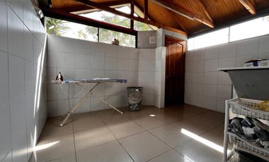 REBAJADA DE LA TASACION! CASA ESQUINA IZARRA