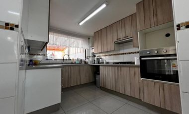 REBAJADA DE LA TASACION! CASA ESQUINA IZARRA