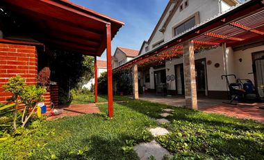 REBAJADA DE LA TASACION! CASA ESQUINA IZARRA