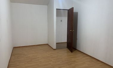 EXCELENTE CASA EN HUELQUEN
