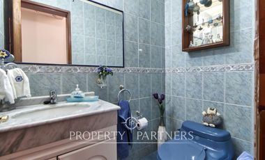 En Venta casa con amplio terreno en Jardines Del Sur