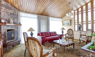 En Venta casa con amplio terreno en Jardines Del Sur