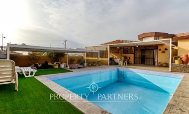 En Venta casa con amplio terreno en Jardines Del Sur