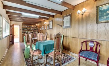 En Venta casa con amplio terreno en Jardines Del Sur