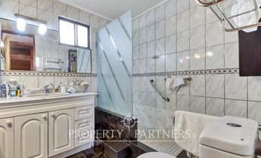 En Venta casa con amplio terreno en Jardines Del Sur