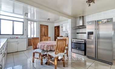 En Venta casa con amplio terreno en Jardines Del Sur