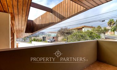 En Venta casa con amplio terreno en Jardines Del Sur