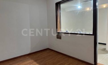 Oportunidad única para tu negocio  Amplia casa comercial
