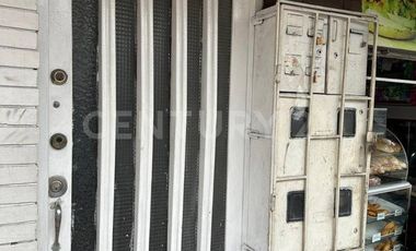 Oportunidad única para tu negocio  Amplia casa comercial