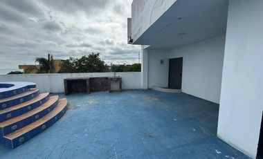 Casa en venta en Tonsupa, a una cuadra playa.