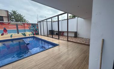 Casa en venta en Tonsupa, a una cuadra playa.