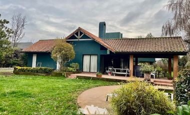 Casa en Venta en avenida san miguel , al frente del colegio ingles