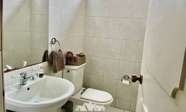Casa en Venta en avenida san miguel , al frente del colegio ingles