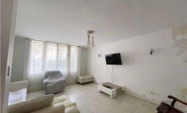 Casa en venta - Espaciosa, Funcional y con potencial de inversión