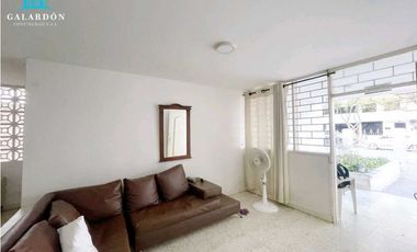 Casa en venta - Espaciosa, Funcional y con potencial de inversión