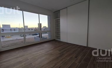 Duplex en alquiler 2 dorm y dos baños en una sola planta! San Ignacio!