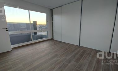 Duplex en alquiler 2 dorm y dos baños en una sola planta! San Ignacio!