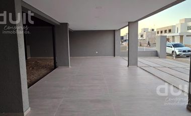 Duplex en alquiler 2 dorm y dos baños en una sola planta! San Ignacio!