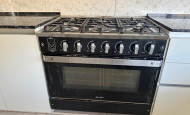 Alquiler Casa 3 dorm y pileta en Barrio La Castellana Neuquen