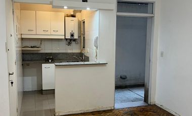 Recoleta; 2 amb en PB con patio apto mascotas.