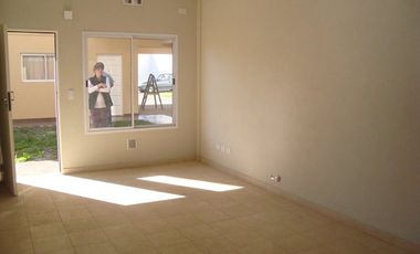 Alquiler Departamento 2 ambientes  con cochera en Moron