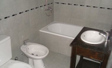 Alquiler Departamento 2 ambientes  con cochera en Moron