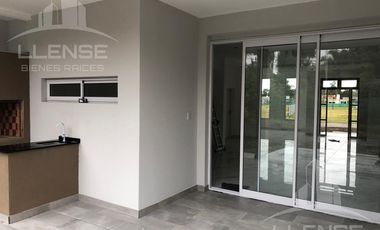 Casa 4 ambientes en alquiler y venta - Hudson Park