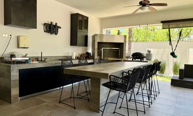 Casa en Venta en Sierra Alta 9° Sector