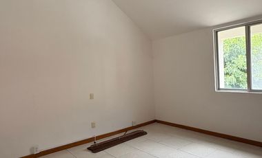 Casa en renta en coto privado - Prados del Campestre