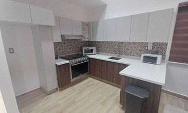 Casa Semi-amueblada en RENTA
