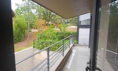 Lujosa casa en renta en club de golf altozano