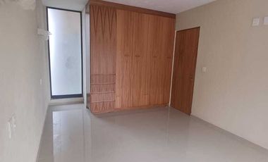 Lujosa casa en renta en club de golf altozano