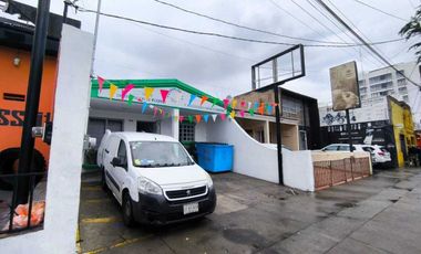 Local 200 m2 sobre av. en las Aguilas, cerca McDonald´s, La Calma, Zapopan Jal.
