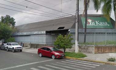 Bodega Comercial  con Local en Renta de 2,699m2 Ubicada en Av. Niños Héroes, GDL