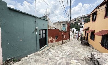 Casa en VENTA en el Centro Histórico con Jardín