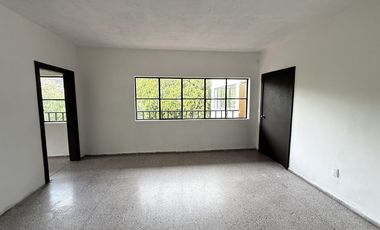 Casa en VENTA en el Centro Histórico con Jardín